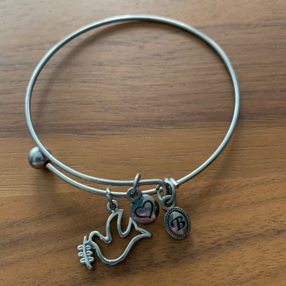 WindandFire 7 stackable silver metal charm bracelets. All different. EUC. - Picture 6 of 9